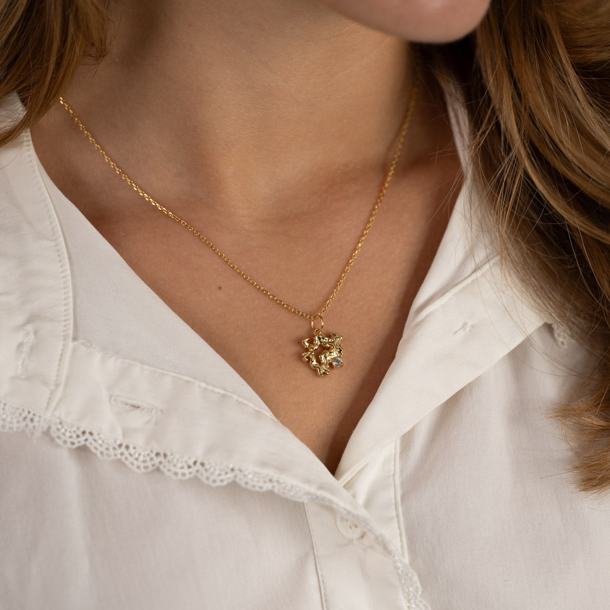 AURELIA BLUE TOPAZ GOLDEN NECKLACE Fri fragt ved 249, Sisi Copenhagen