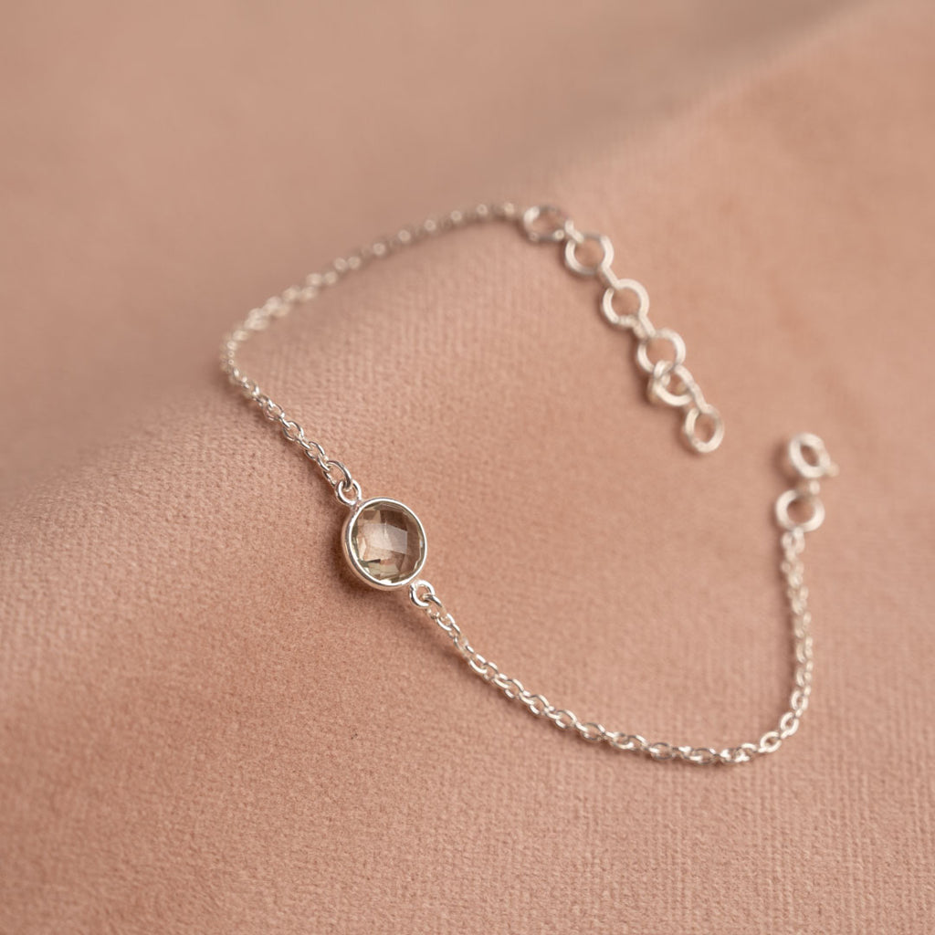 Sterlingsølv mini ørestikker øreringe hjerte symbol i et enkelt design besøg smykkeforretning østerbrogade.