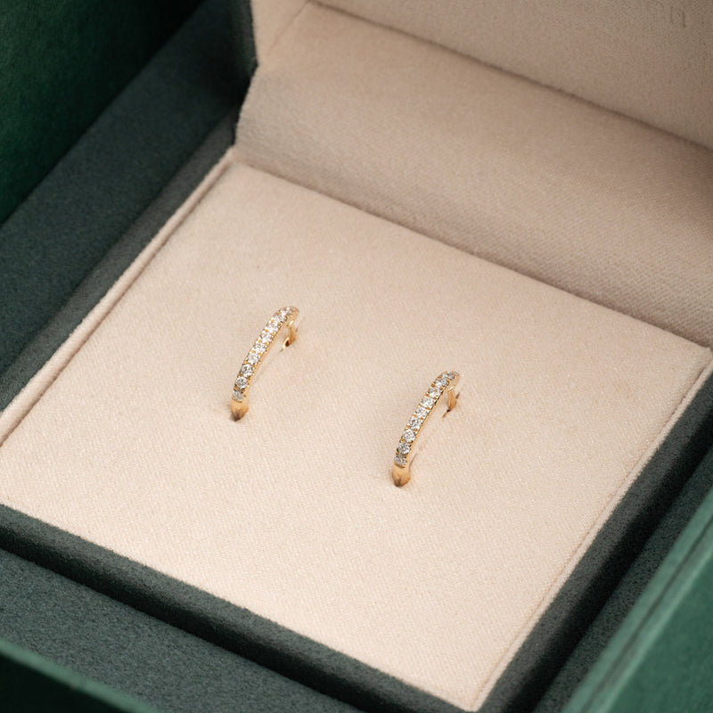 OVAL PAVE DIAMOND CREOL EARRING - 0,31ct. - YG