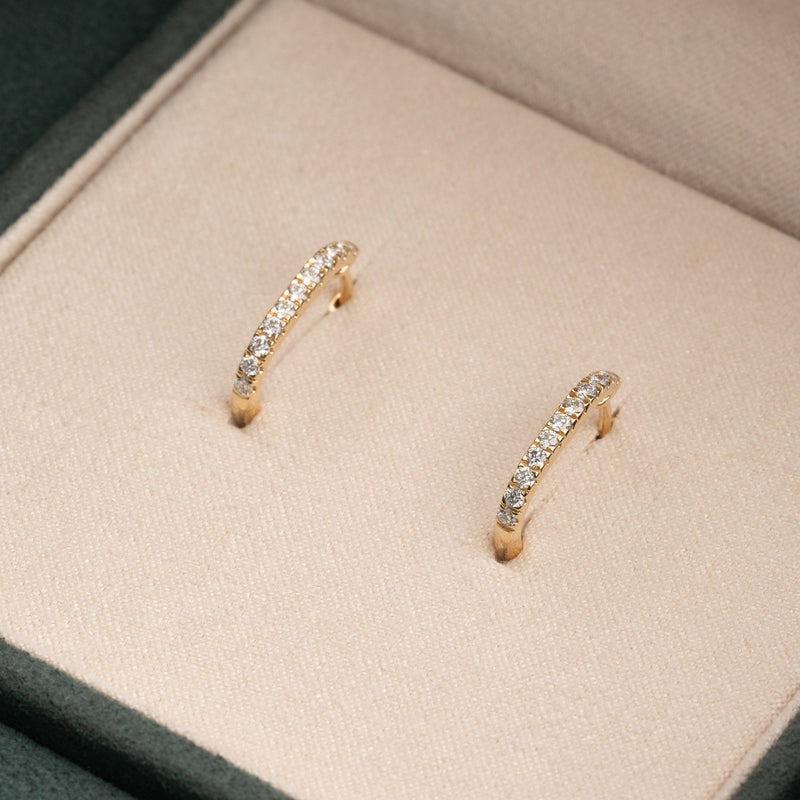OVAL PAVE DIAMOND CREOL EARRING - 0,31ct. - YG