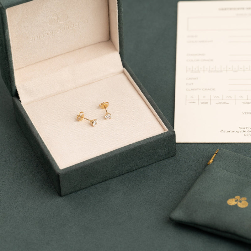 SOLITAIRE DIAMOND STUD EARRING - 0,50ct. - YG