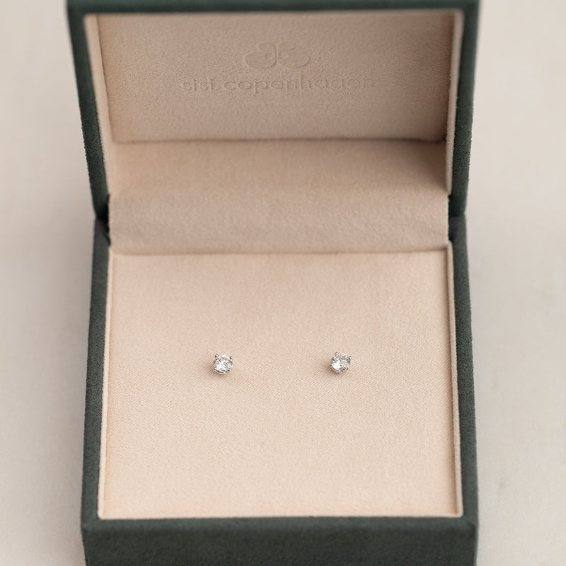 SOLITAIRE DIAMOND STUD EARRING - 0,50ct. - WG