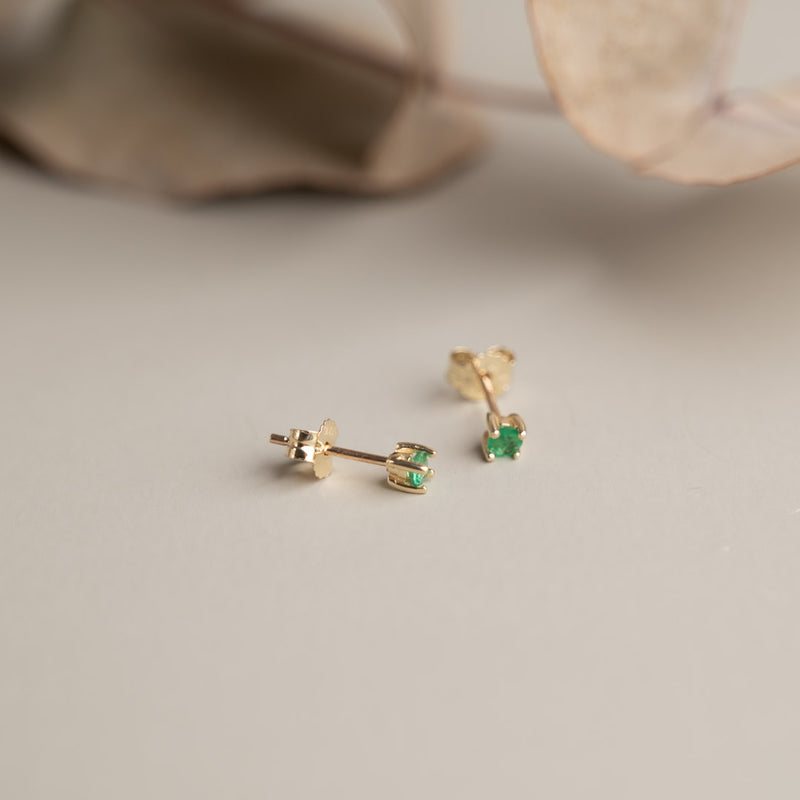 SIMPLE GEM EMERALD SOLID GOLD STUD EARRING