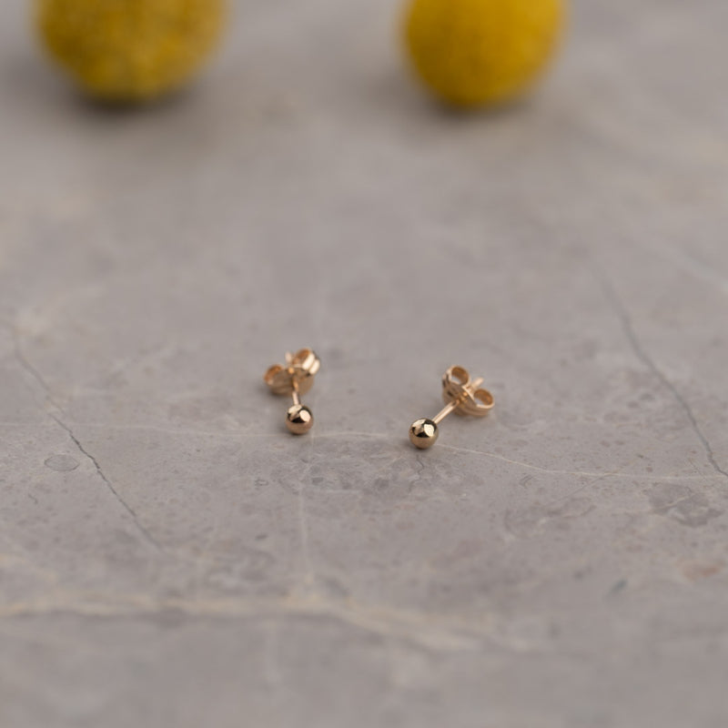 DOT SOLID GOLD STUD EARRING - 3mm