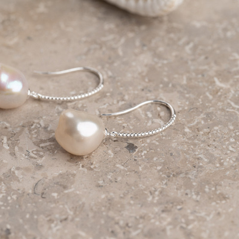 EBBA PEARL SILVER EARRING