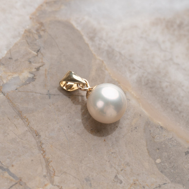 INA PEARL SOLID GOLD PENDANT