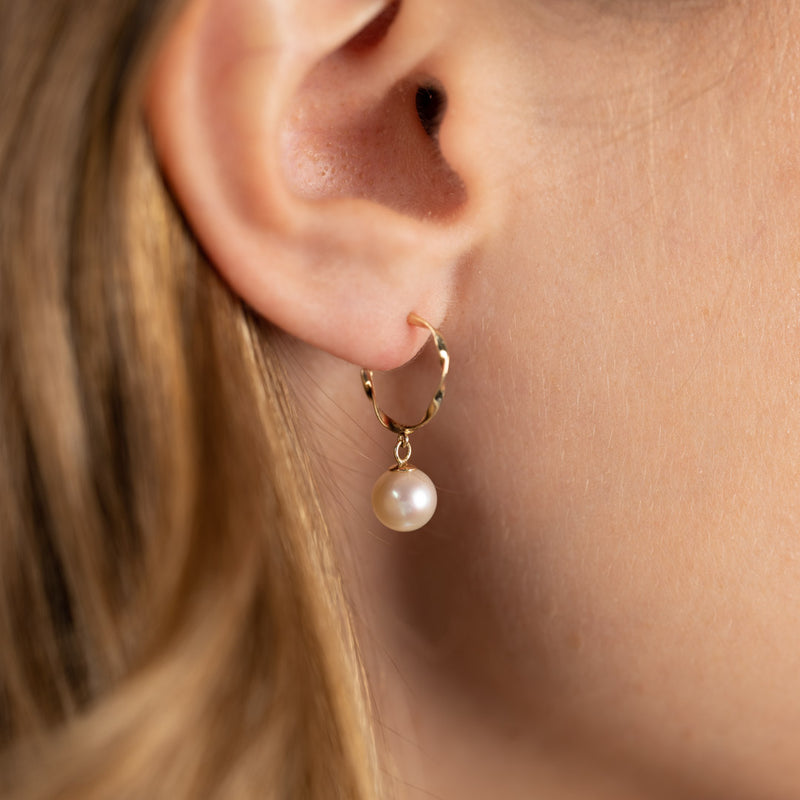 KARMEN PEARL SOLID GOLD EARRING