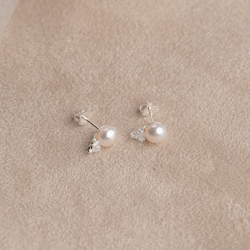 KIRSTIN PEARL SILVER EARRING