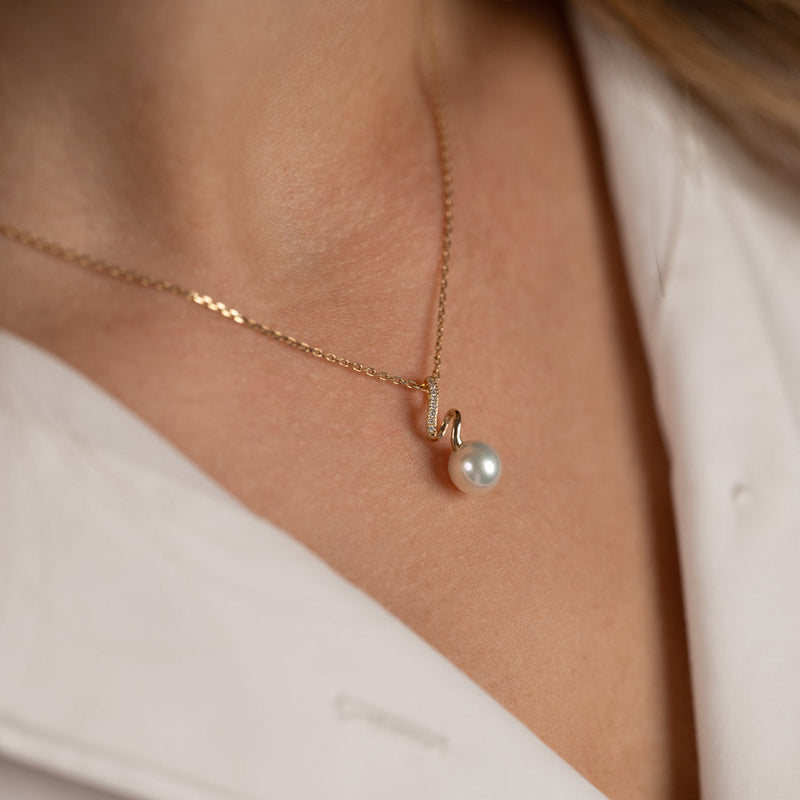 LORA PEARL DIAMOND SOLID GOLD PENDANT