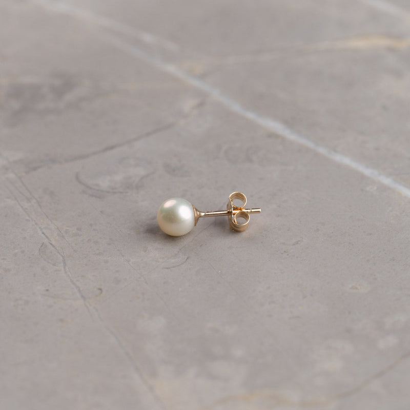 MARGOT PEARL SOLID GOLD STUD EARRING - 5mm
