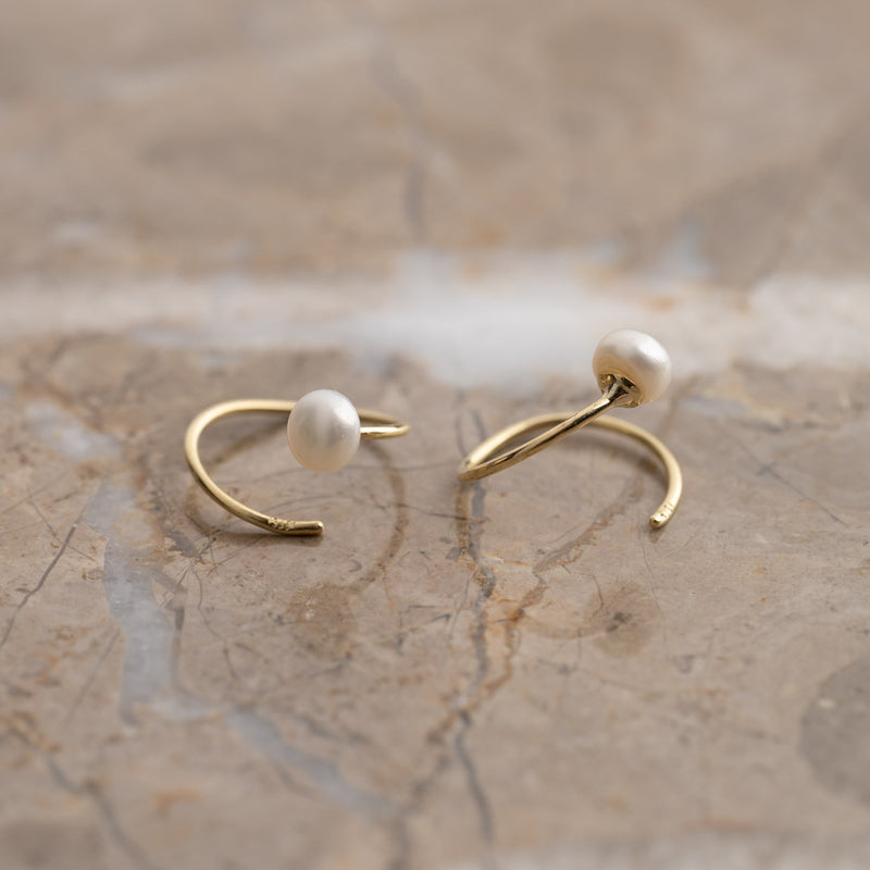 ODA PEARL SOLID GOLD EARRING