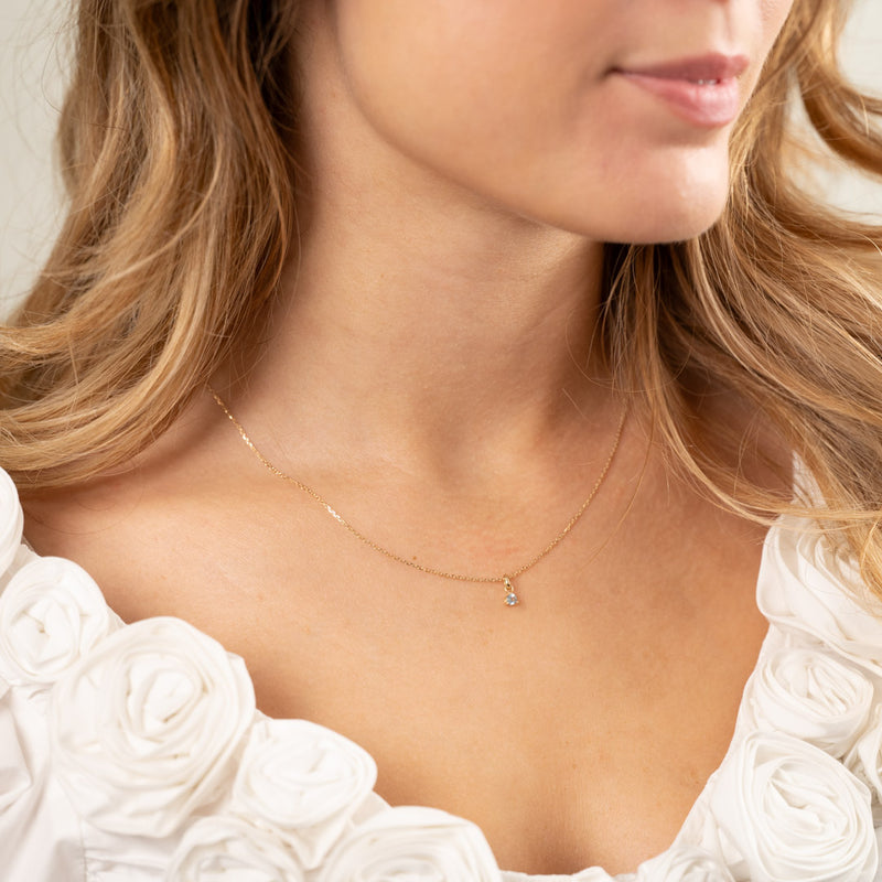SIMPLE GEM BLUE TOPAZ SOLID GOLD PENDANT