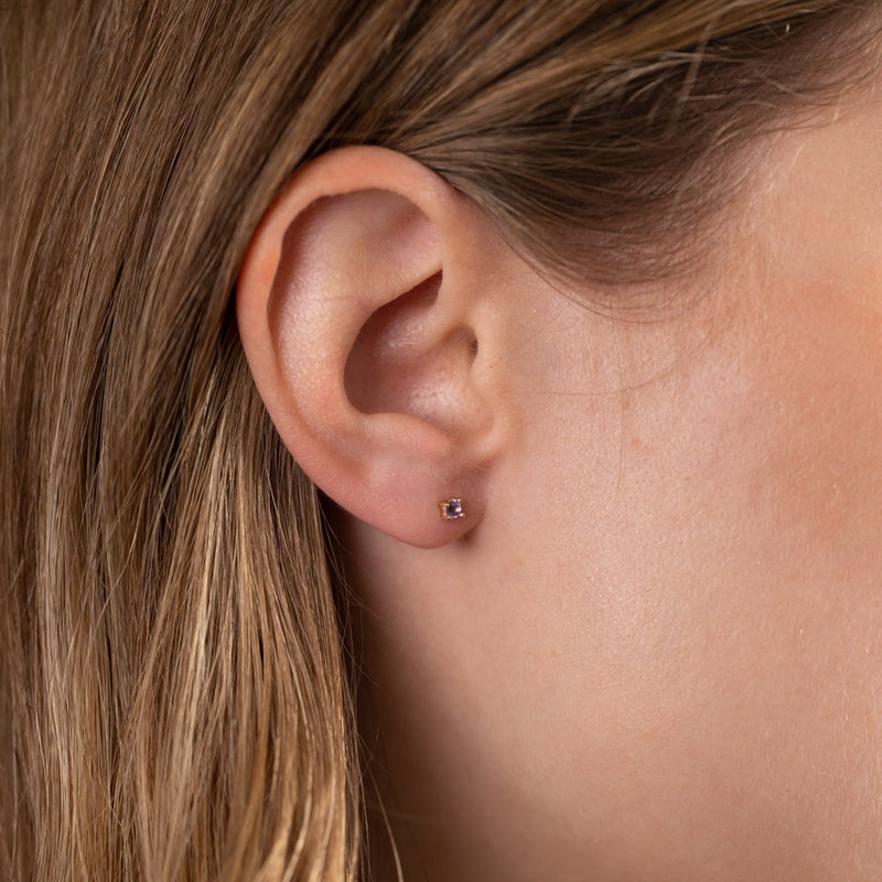 SIMPLE GEM AMETHYST SOLID GOLD STUD EARRING
