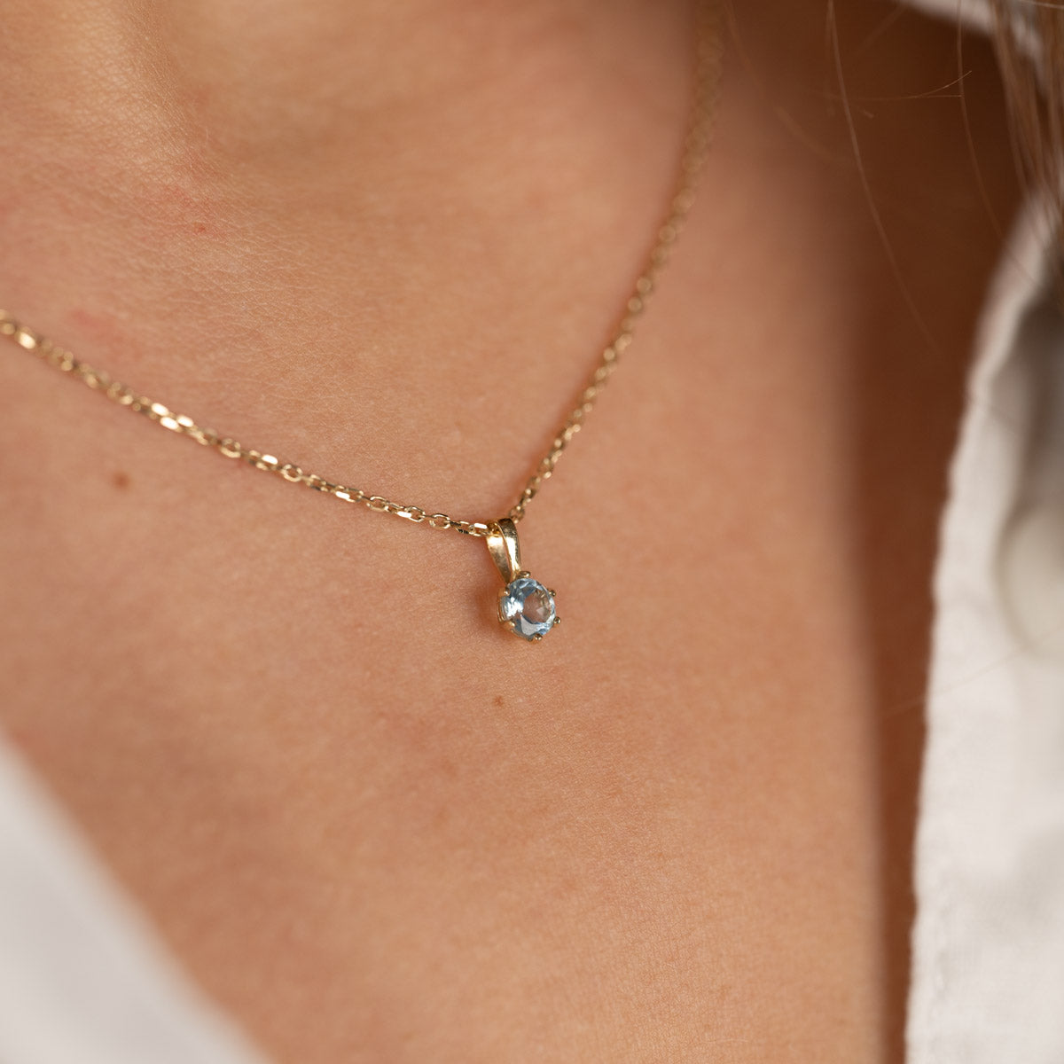 Topaz Pinterest SOLEY BLUE TOPAZ SOLID GOLD PENDANT | Fri fragt ved 249,- – Sisi Copenhagen