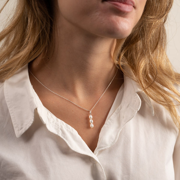 perle halskæde barokke perler certificeret fairtrade og økologisk materialer bestil smykker til kvinder fra sisi copenhagen.