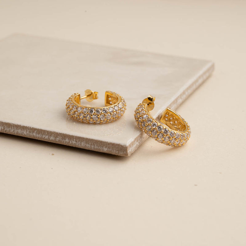 Guldbelagt sølv små creoler øreringe bæredygtige og ansvarlige produktionsmetoder sisi copenahgen smykker bestil online.
