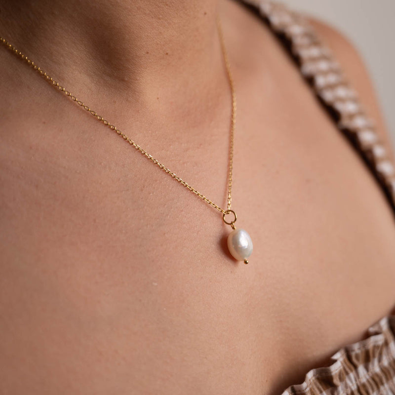 Forgyldt sterlingsølv store creoler perle øreringe barokke perler fås i flere variationer bliv inspireret hos sisi copenhagen.