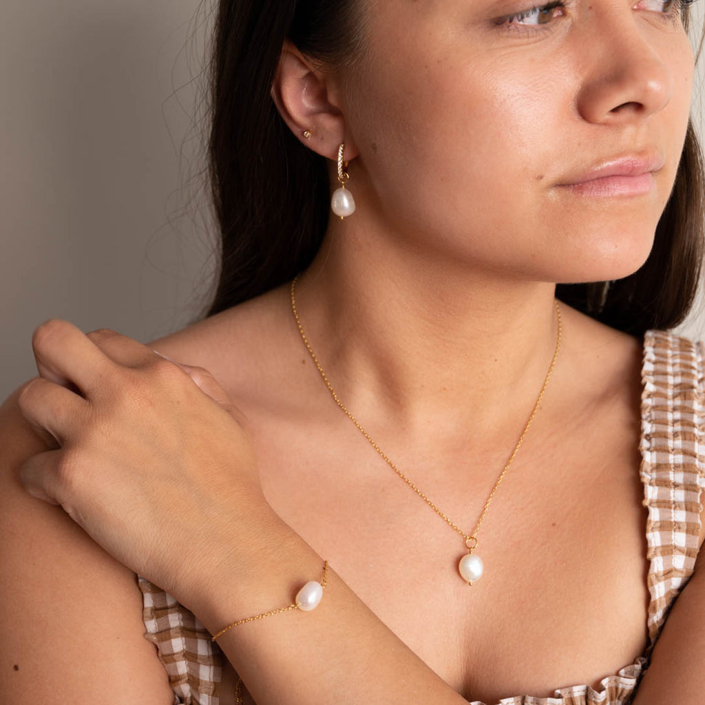 Sølv perle smykkesæt klassiske perler til fornuftige priser smykkebutik østerbro sisi copenhagen se mere.