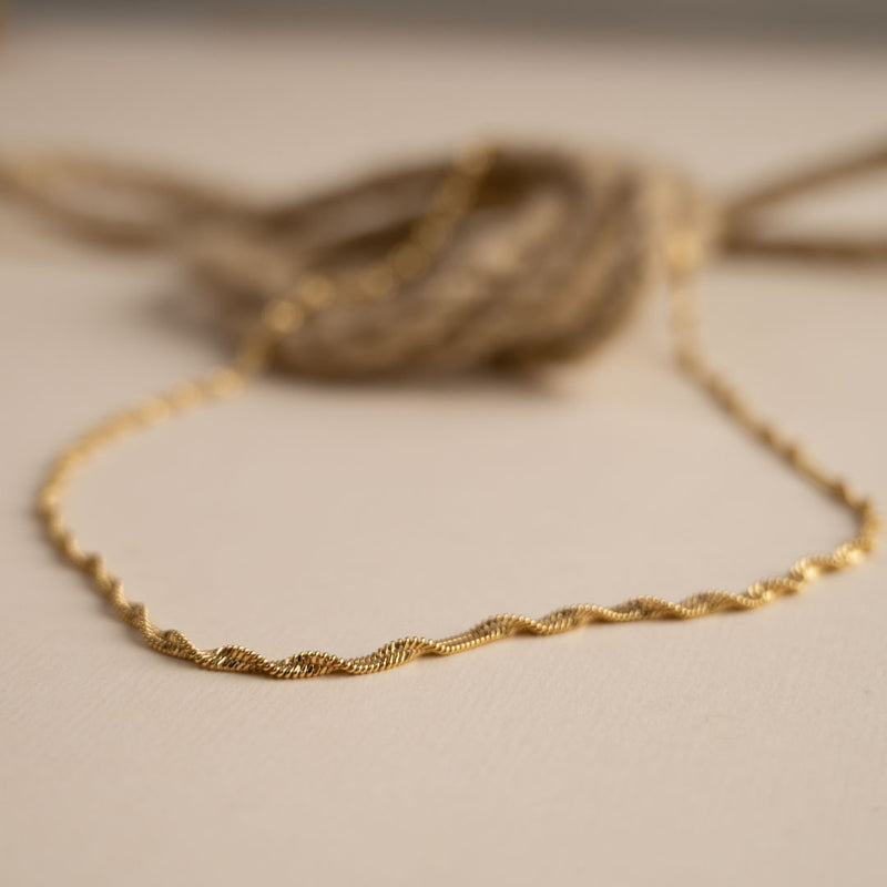 Forgyldt sterlingsølv smykkesæt i tidløse designs bestil dine sisi smykker her.
