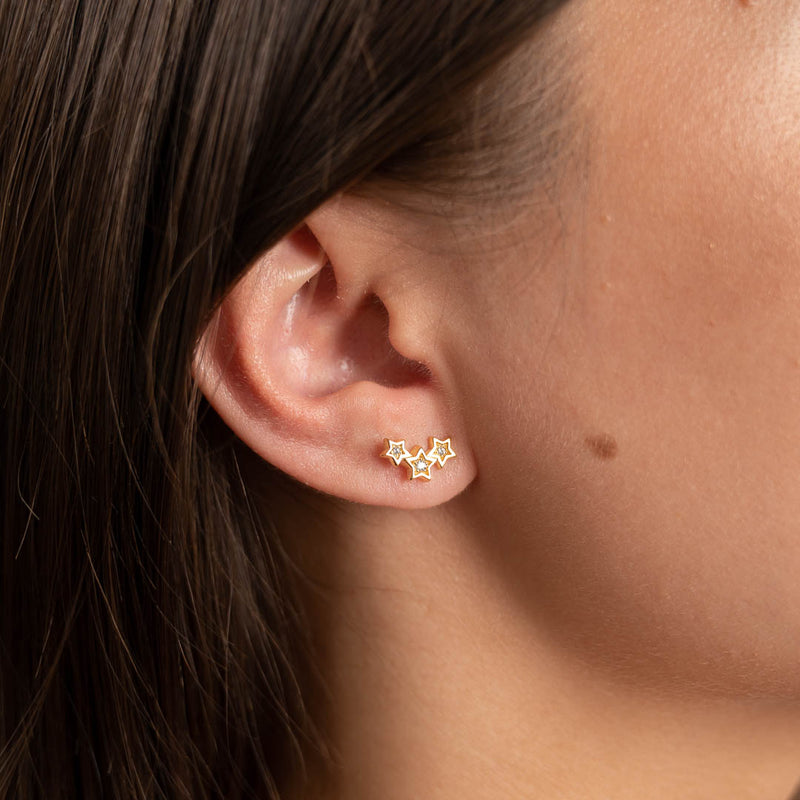 Forgyldt sterlingsølv medium ørestikker perle øreringe barokke perler i tidløse designs se vores udvalg af smykker.