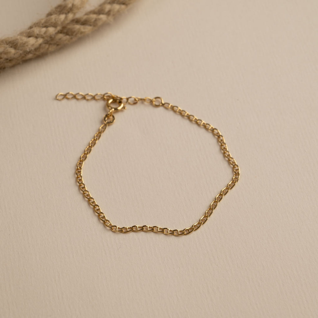 Guldbelagt sølv mini ørestikker øreringe hjerte symbol fremstilles i eco sølv se vores udvalg af smykker.