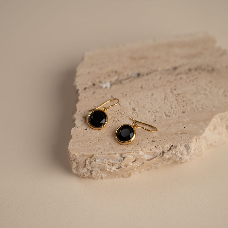 Forgyldt sterlingsølv små øreringe certificeret fairtrade og økologisk materialer se hos smykkebutik østerbro sisi copenhagen.