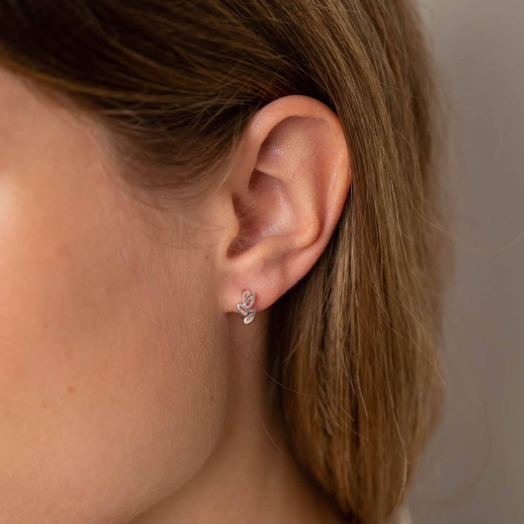 Forgyldt sterlingsølv små creoler øreringe unikke og eksklusive designs sisi smykker til kvinder se mere.