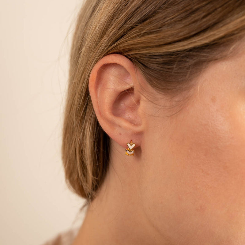 Forgyldt sølv mini ørestikker øreringe i eco friendly guld og sølv se smykkebutik østerbrogade.