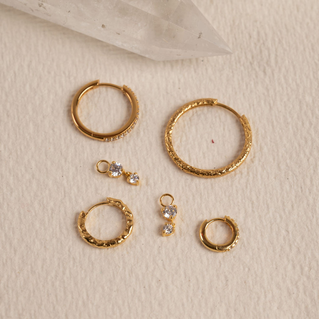 Forgyldt sterlingsølv mini ørestikker perle øreringe klassiske perler fås i flere variationer sisi copenahgen smykker bestil online.