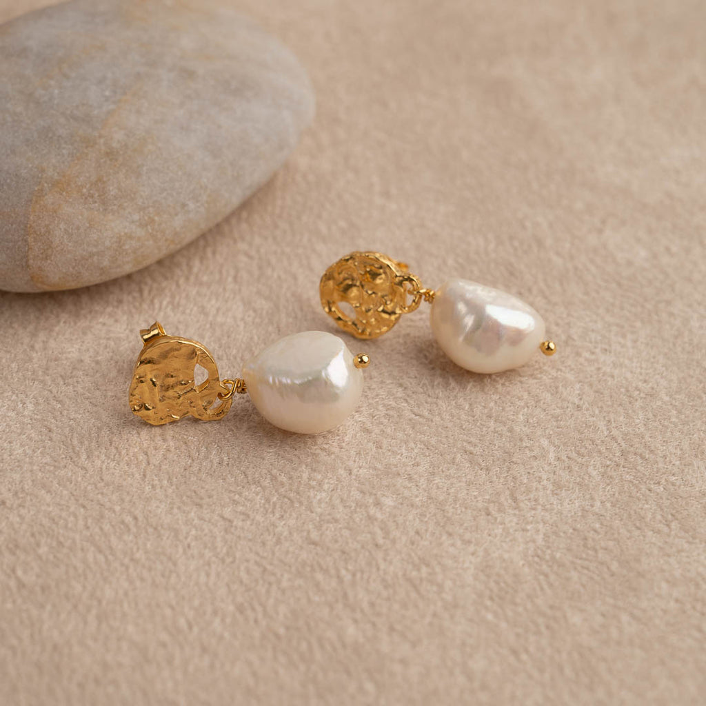 Forgyldt sølv små øreringe fremstillet i bæredygtige materialer sisi smykker til kvinder se mere.
