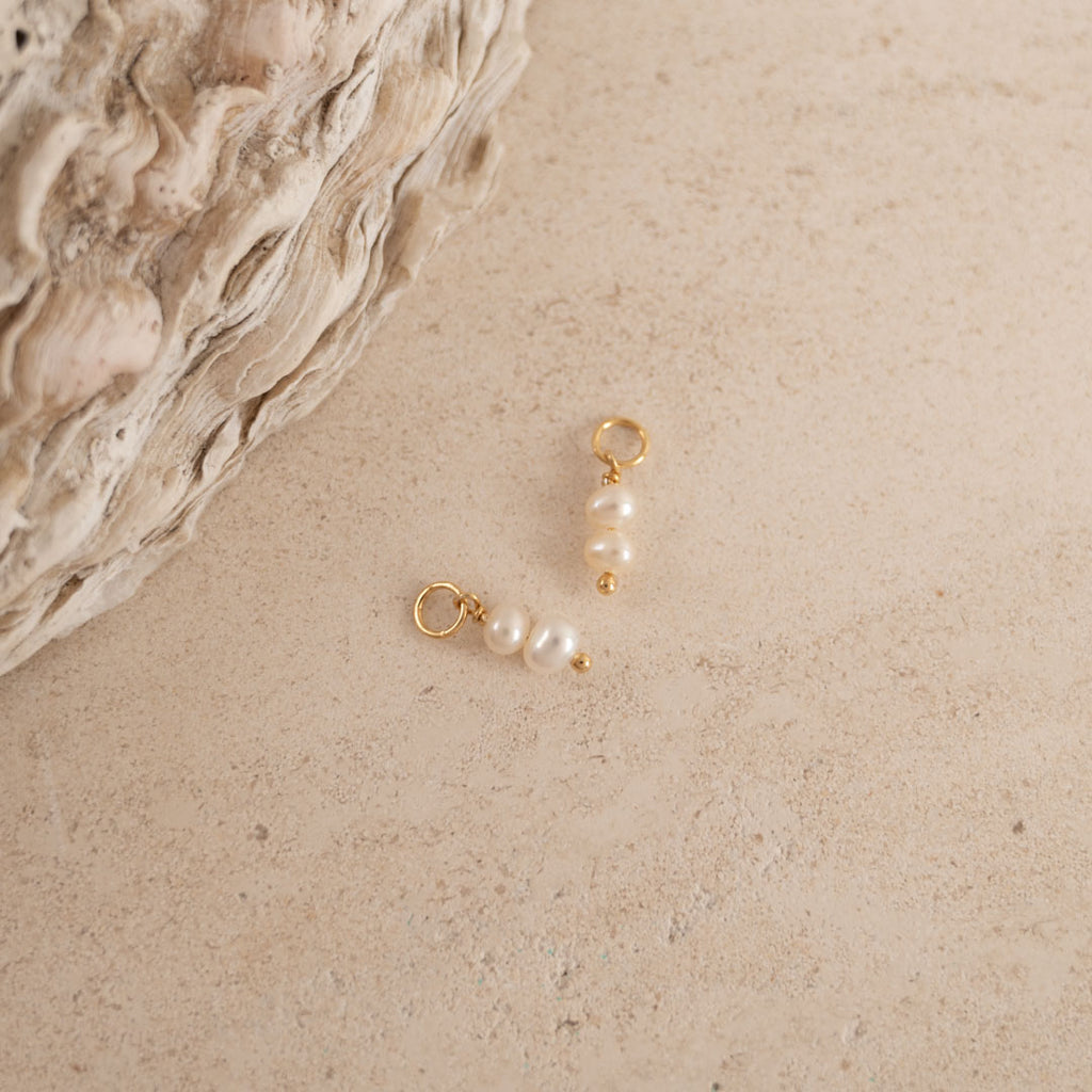 Sølv perle øreringe klassiske perler fra dansk smykkefirma besøg smykkebutik østerbro sisi copenhagen.