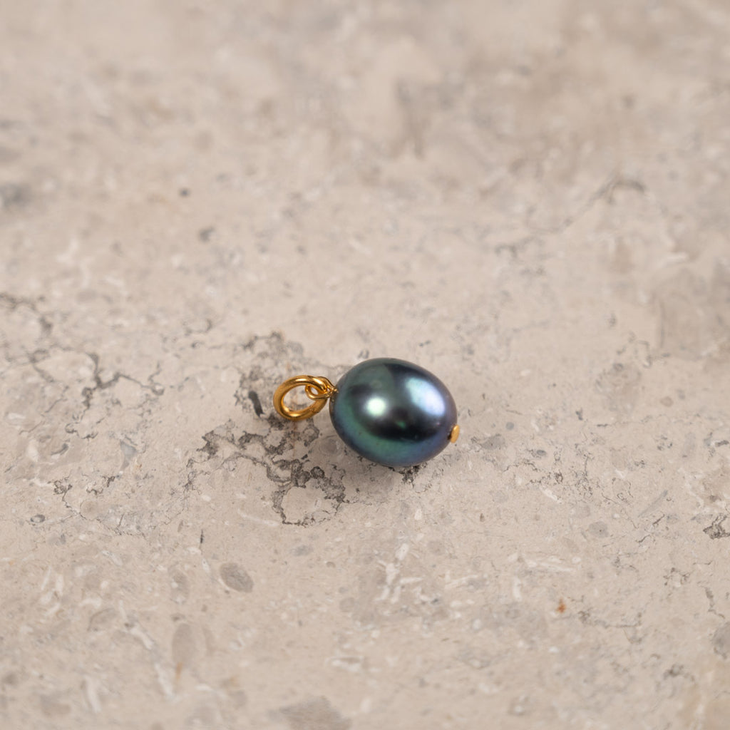 Guldbelagt sølv store creoler perle øreringe barokke perler fremstillet i ægte materialer kom forbi sisi copenhagen østerbro.