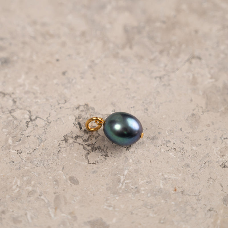 Guldbelagt sølv store creoler perle øreringe barokke perler fremstillet i ægte materialer kom forbi sisi copenhagen østerbro.