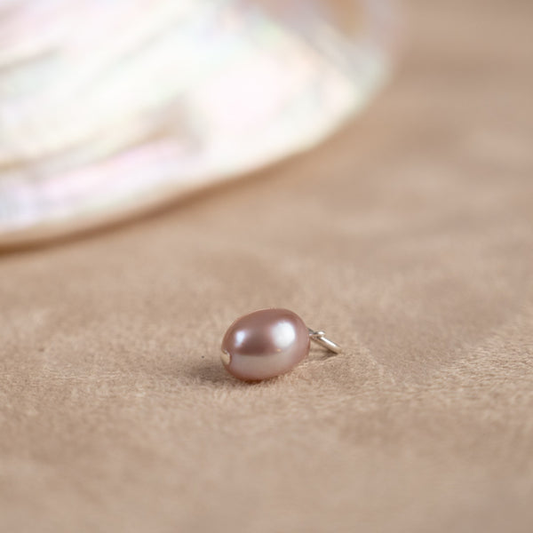 Forgyldt sterlingsølv store creoler perle øreringe klassiske perler findes også i massiv guld bestil online hos sisi copenhagen.