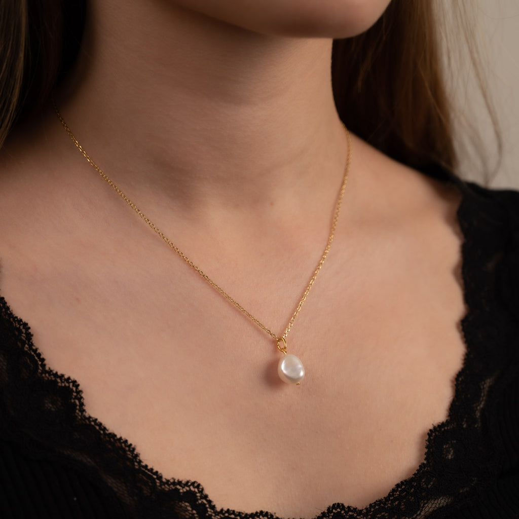 Guldbelagt sølv perle halskæde klassiske perler som holder i flere år kom forbi sisi copenhagen østerbro.