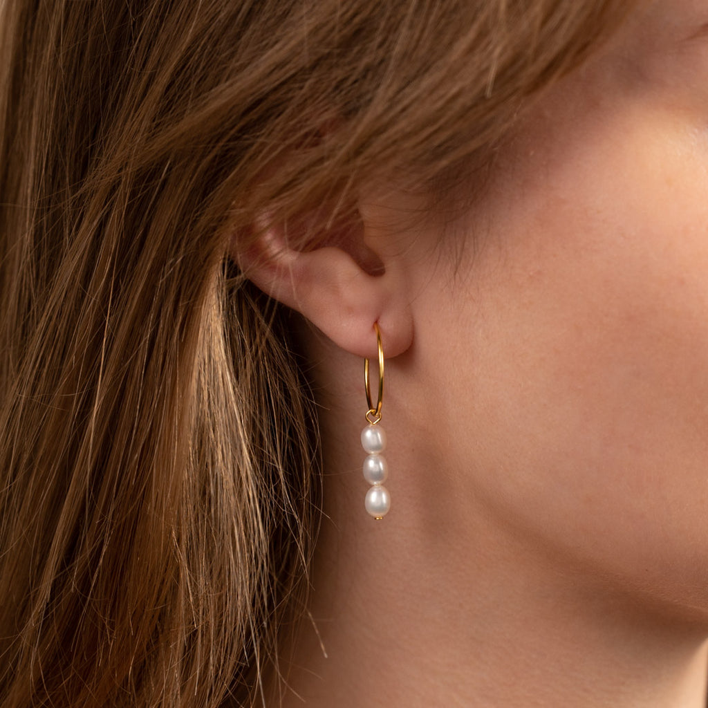 Forgyldt sterlingsølv perle halskæde klassiske perler fremstillet i ægte materialer se smykkerne hos sisi copenhagen.