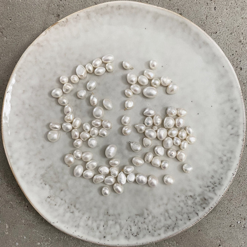 9 karat guld perle halskæde barokke perler unikke og eksklusive designs besøg smykkeforretning østerbrogade.
