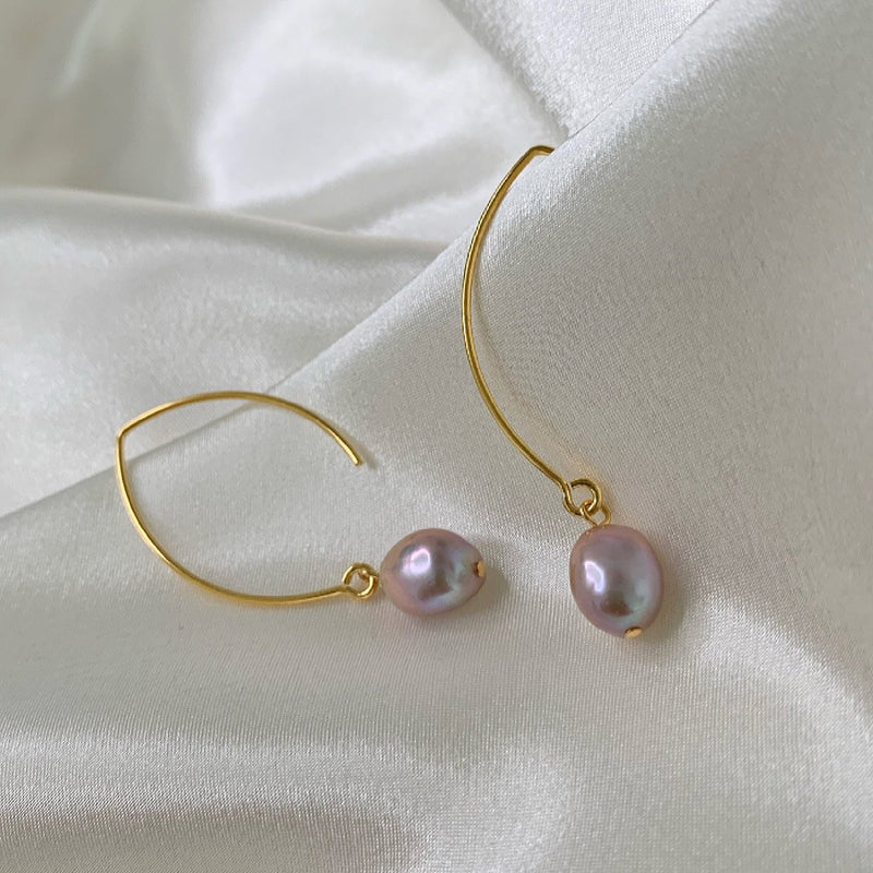 Guldbelagt sølv perle halskæde barokke perler fremstillet i ægte materialer se sisi copenhagen smykker i dag.