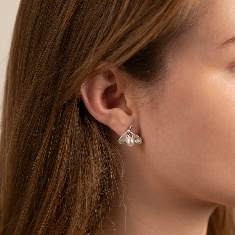 Forgyldt sølv medium ørestikker perle øreringe klassiske perler konkurrencedygtige priser sisi copenahgen smykker bestil online.