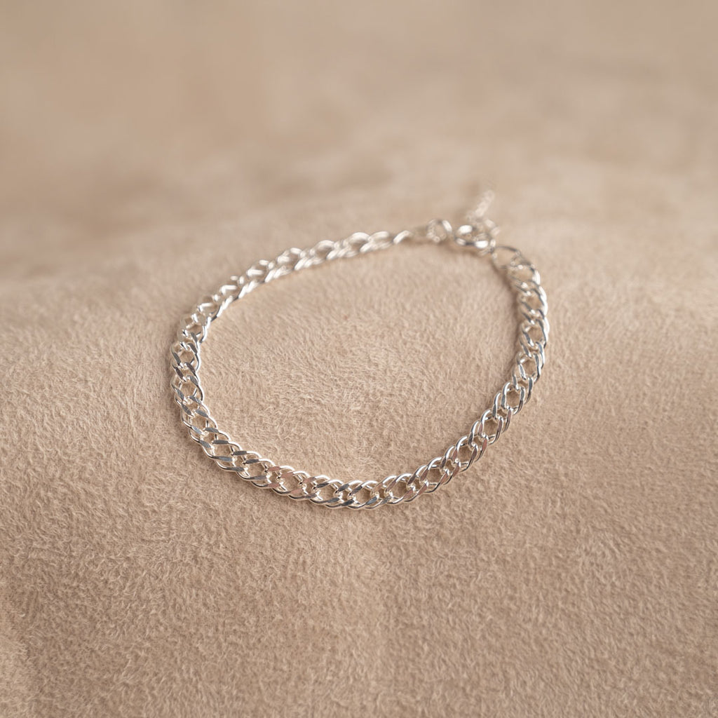 Guldbelagt sølv smykkesæt fremstillet i eco sterlingsølv se vores halskæder hos sisi copenhagen.