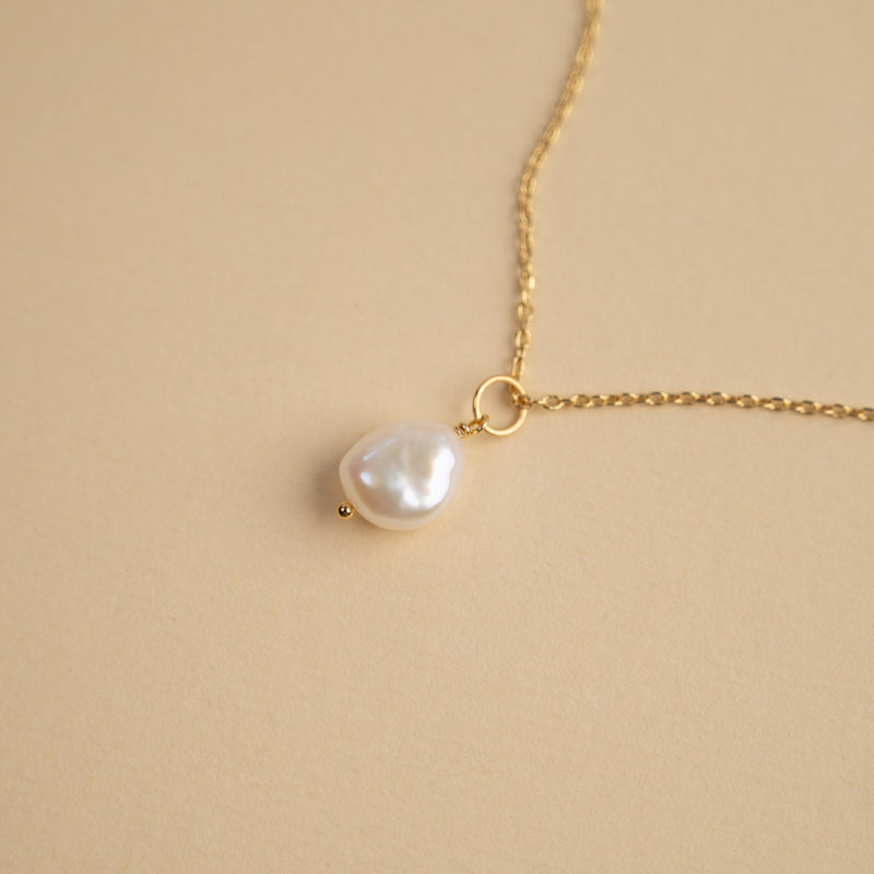 Guldbelagt sølv medium perle øreringe barokke perler i flere størrelser besøg smykkeforretning østerbrogade.