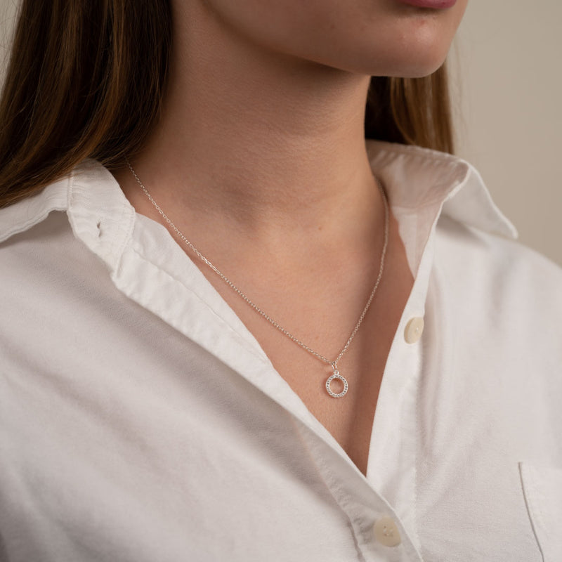 Sterlingsølv halskæde i klassisk design bliv inspireret hos sisi copenhagen.