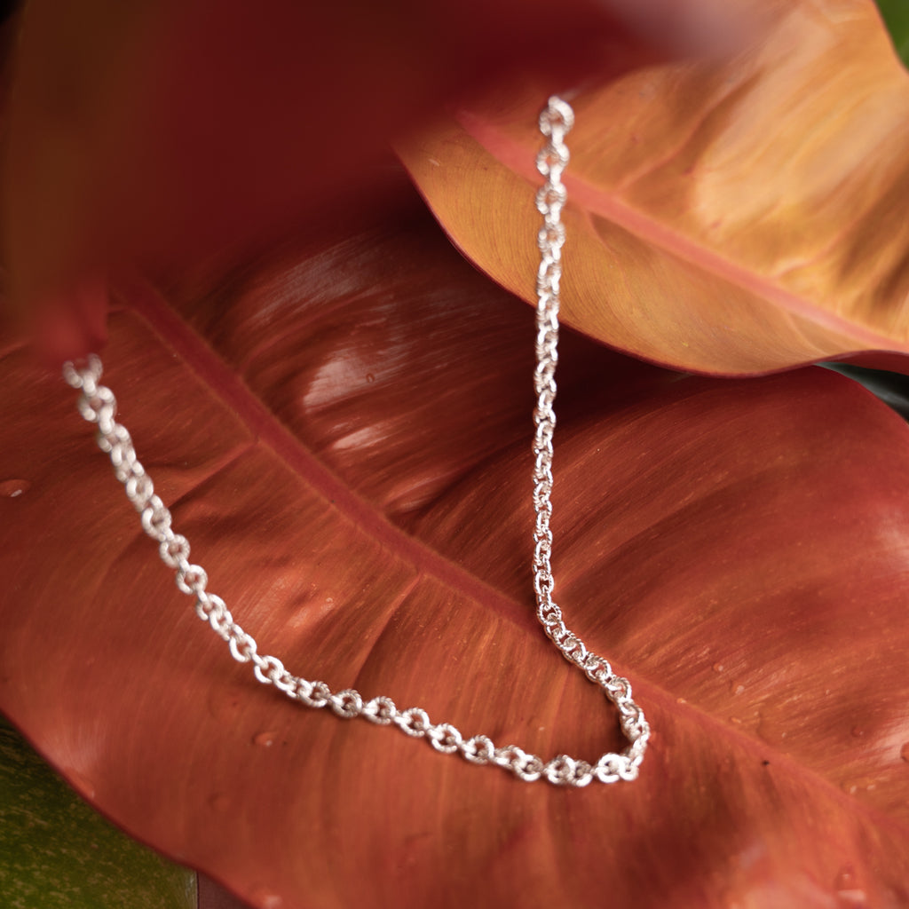 Forgyldt sølv halskæde traditionelle smykker med moderne twist find det perfekte smykke til dig selv eller som gave hos Sisi Copenhagen