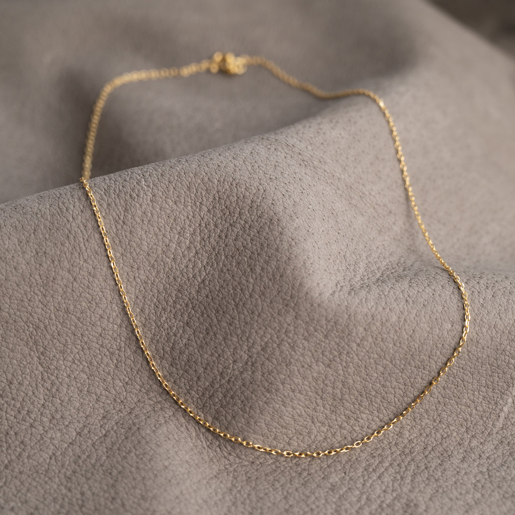 9 karat massiv guld høj kvalitet i materialer og håndværk se sisi copenhagen smykker til kvinder.