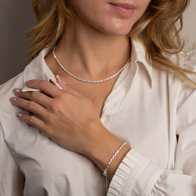 Forgyldt sølv armbånd fås i flere variationer besøg smykkeforretning københavn.